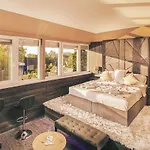 Hotel Martoni & Restaurant 3*