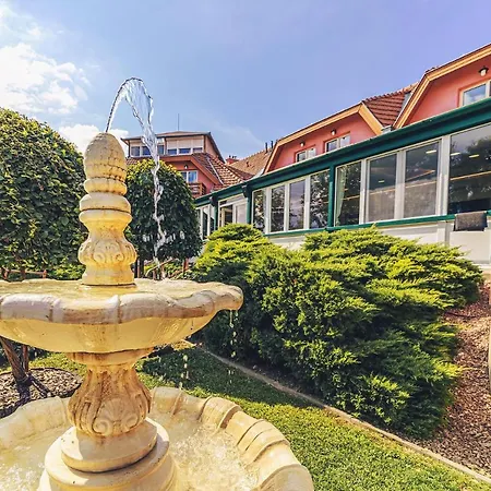 Martoni & Restaurant Szigetszentmarton