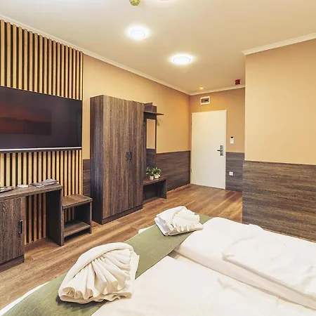 Mártoni Csárda és Hotel *