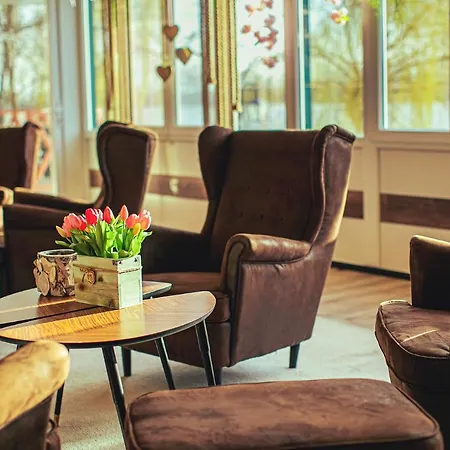 Hotel Mártoni Csárda és *