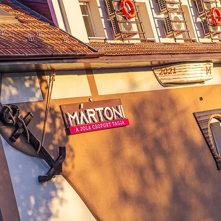 Martoni & Restaurant 3*