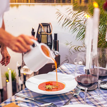 Martoni & Restaurant Hotell 3*