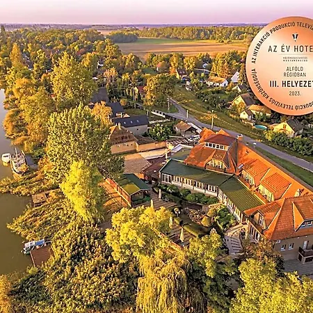 Mártoni Csárda és 3* Szigetszentmárton