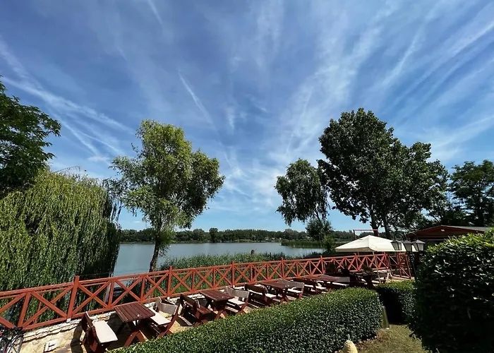 Martoni & Restaurant 3* Szigetszentmarton